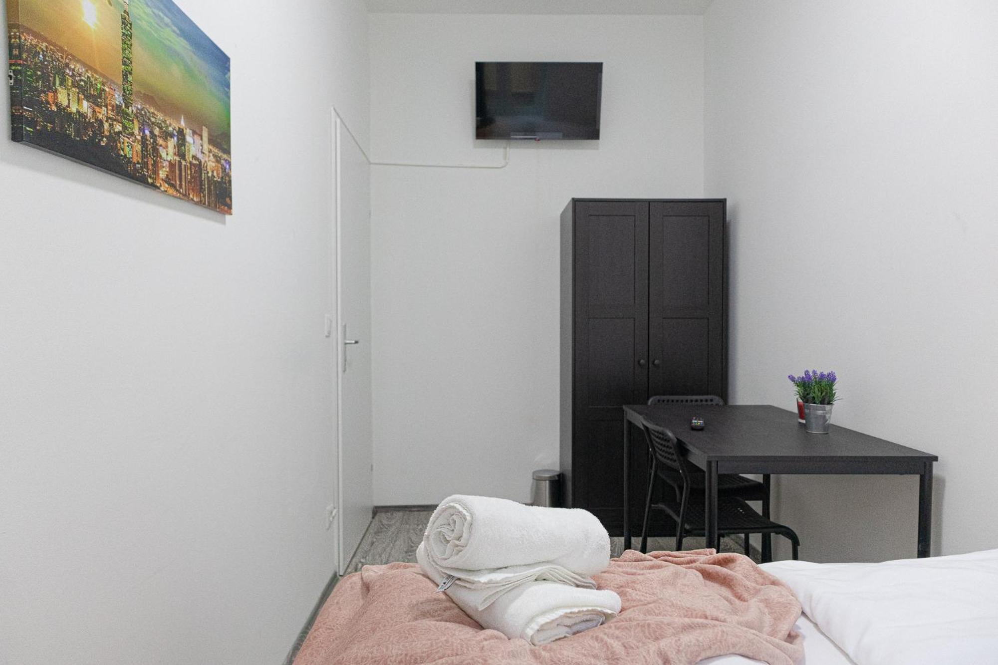 Affordable 5-br Shared / Enkplatz U3 Getaway Appartement